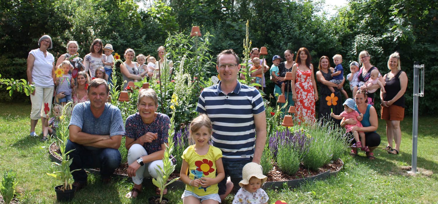 BIENEN- und HUMMELTANKSTELLE bei vitamin R eröffnet!