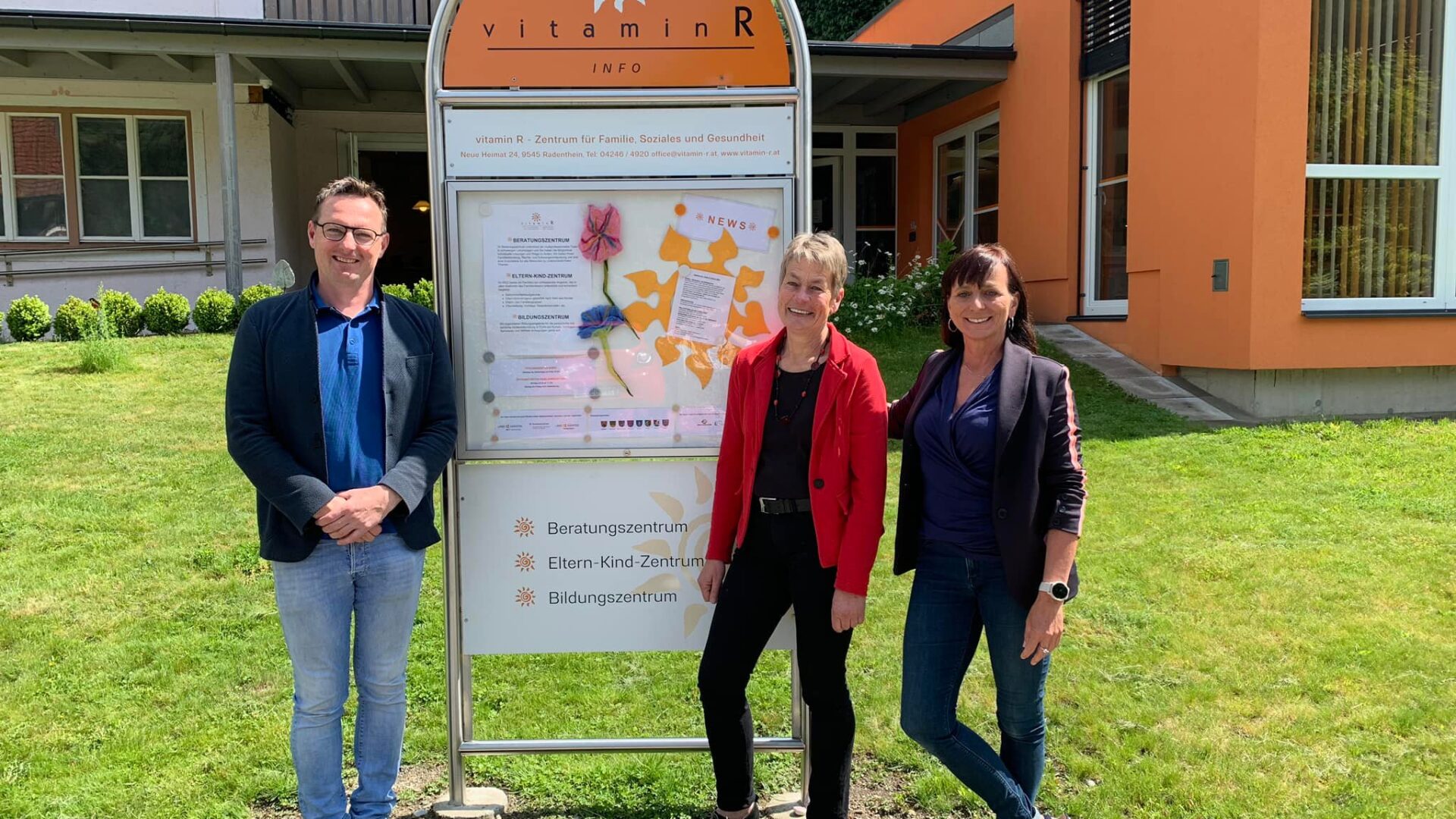 Neue Infotafel bei vitamin R